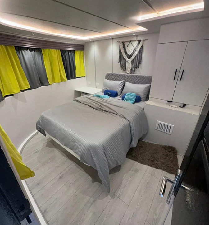 Double Cabin